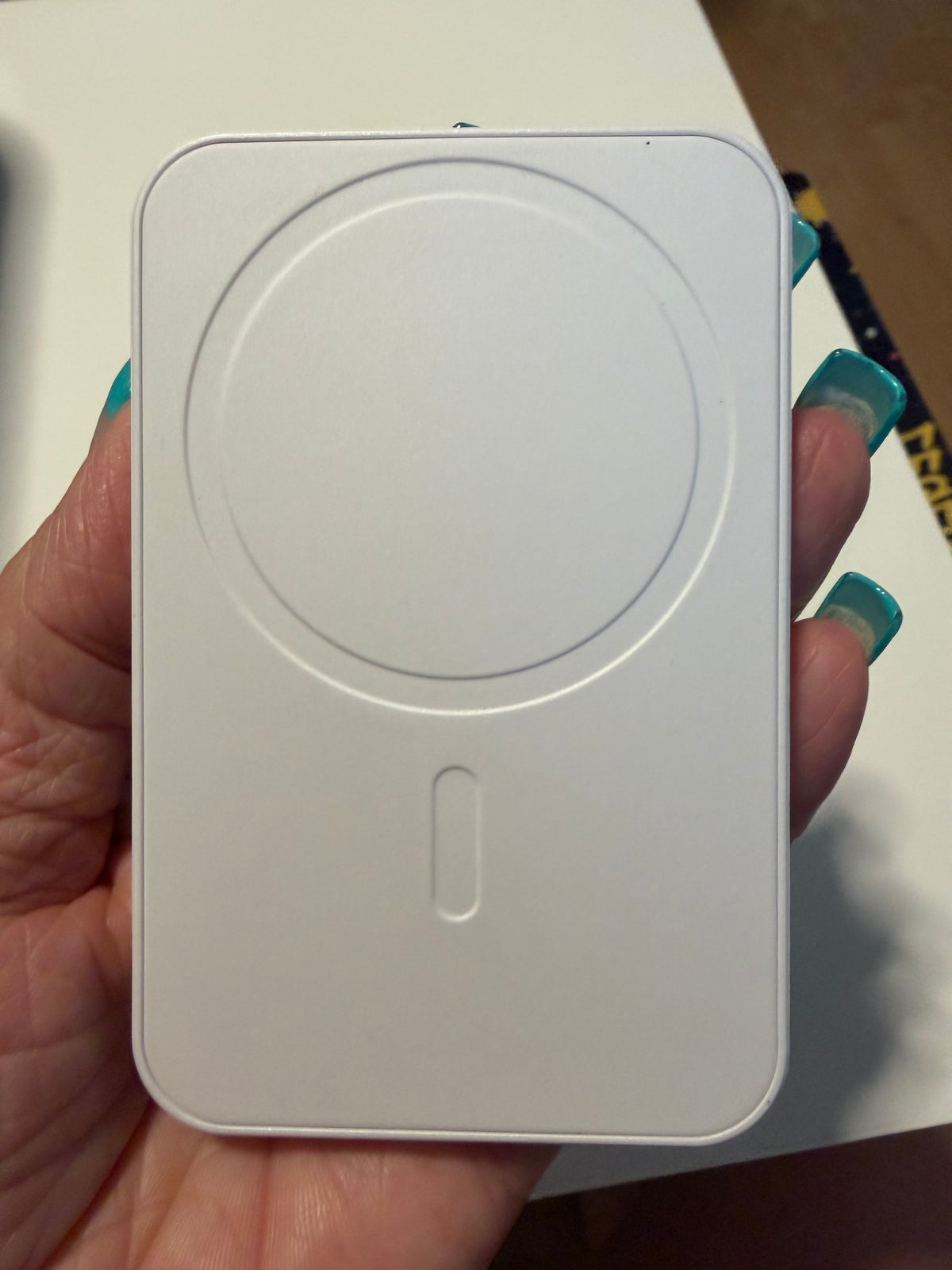 Power bank 🎀 M&M Magnetic Power Bank – 22.5W Fast Charging