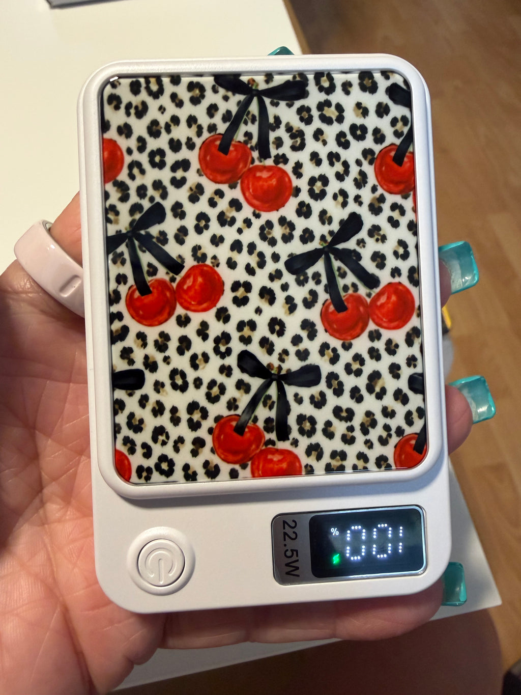 Power bank 🍒 Cherry Leopard Magnetic Power Bank – 22.5W Fast Charging