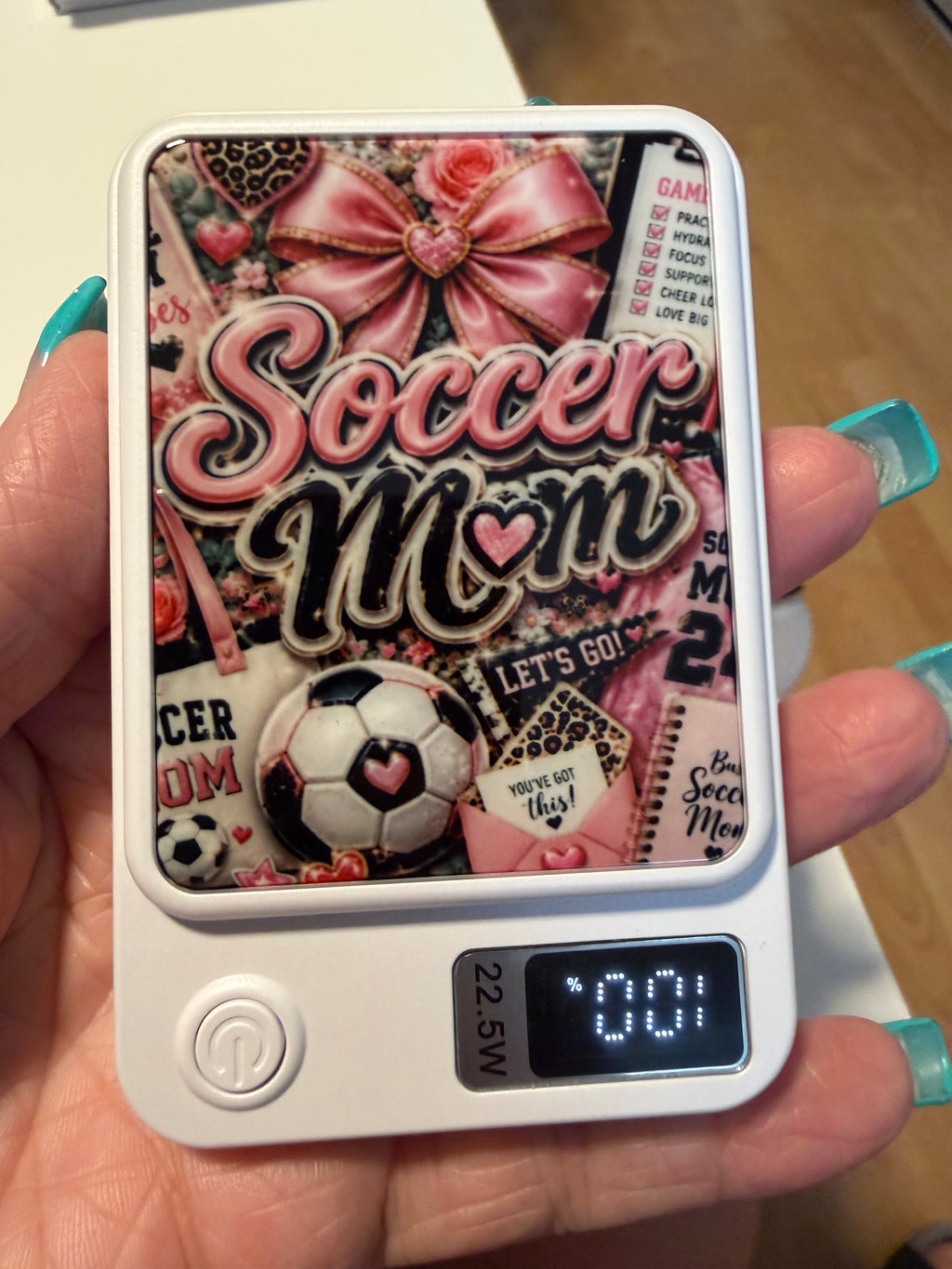 Power bank ⚽💕 Soccer Mom Magnetic Power Bank – 22.5W Fast Charging