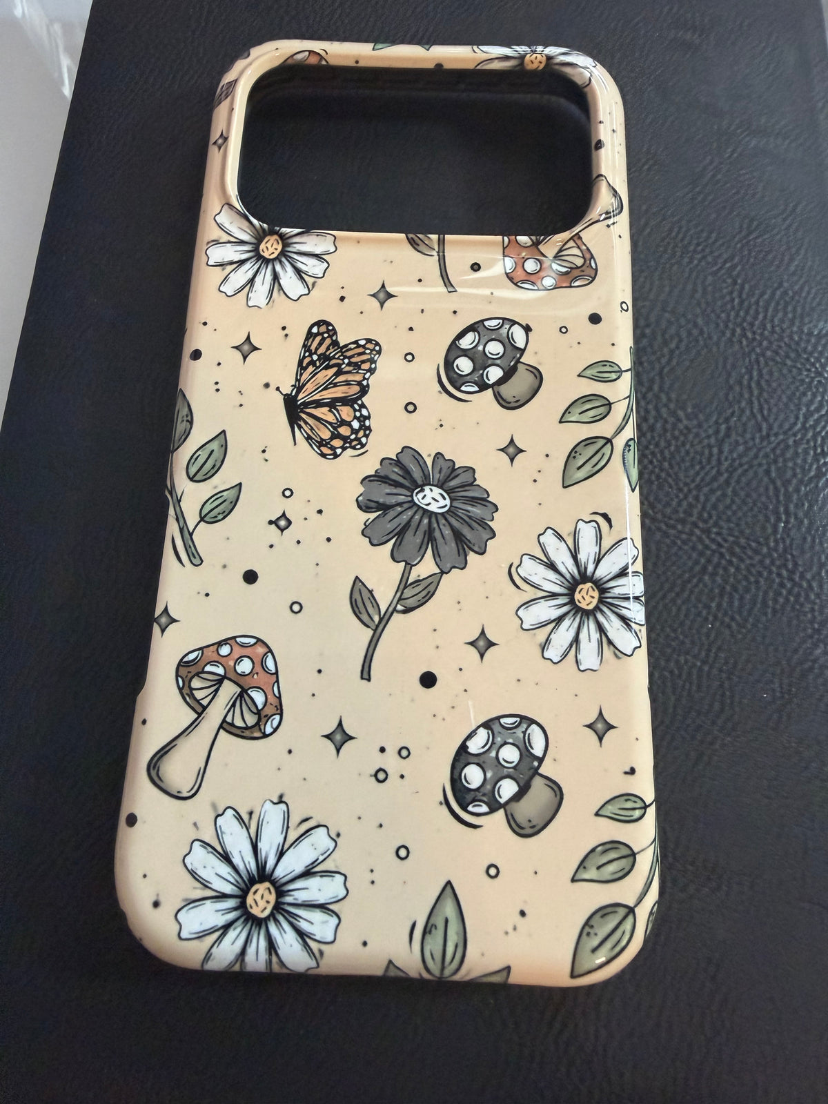 Tough MagSafe phone case 🌼 Cottagecore Mushroom & Daisy