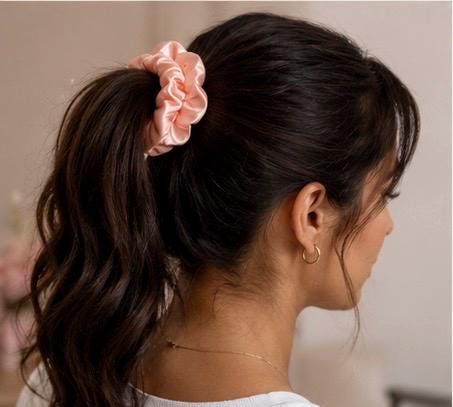 Satin Scrunchies – Gentle Hair Tie, Elegant Style, Soft Finish