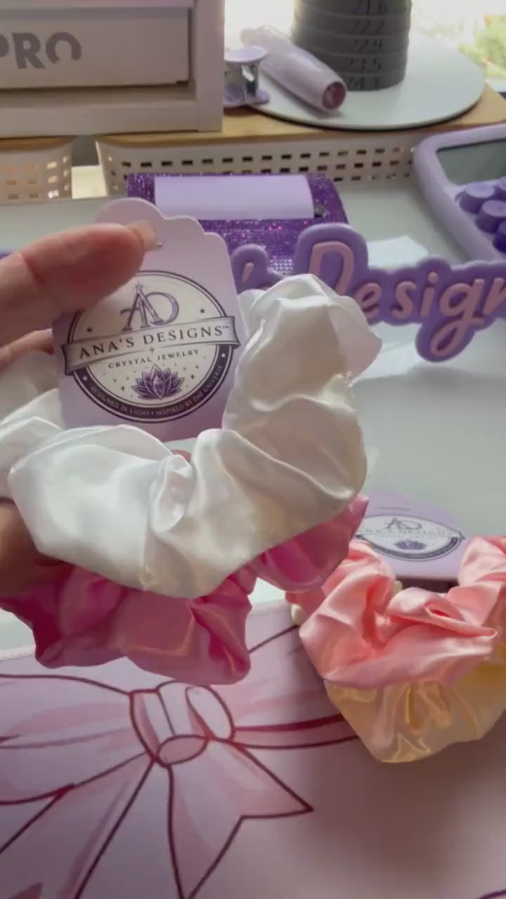 Satin Scrunchies – Gentle Hair Tie, Elegant Style, Soft Finish